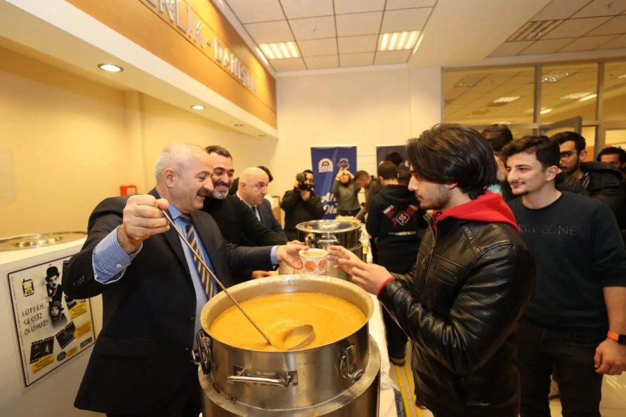 Başkan Büyükgöz’den GTÜ’lü  Öğrencilere Çorba İkramı