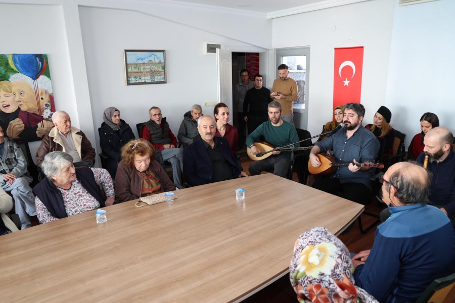 BAŞKAN BÜYÜKGÖZ’DEN HUZUREVİ SAKİNLERİNE MORAL ZİYARETİ