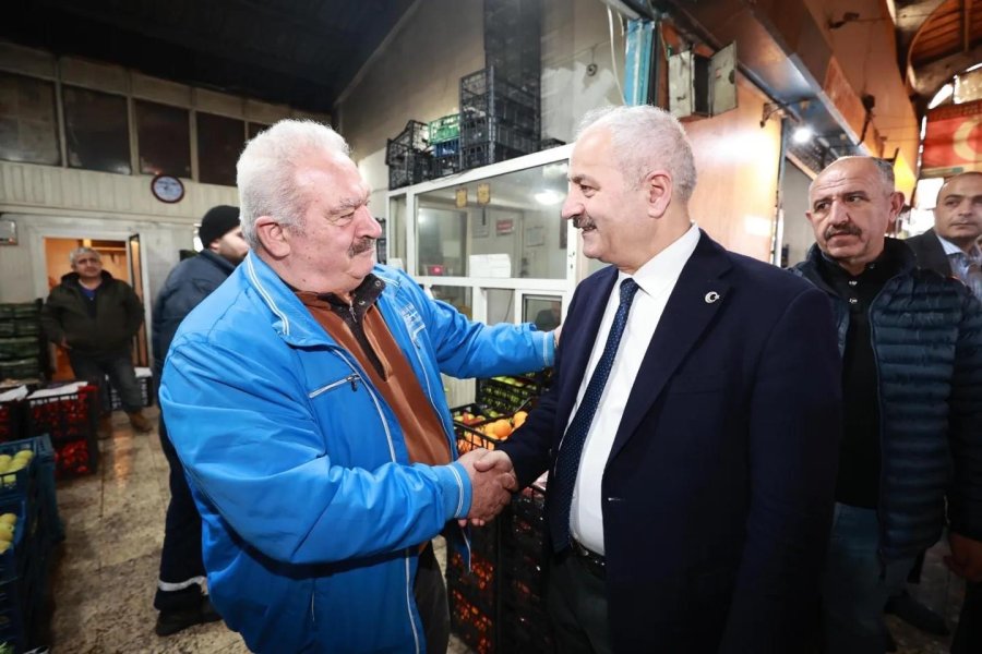 Başkan Büyükgöz Hal Esnafına Konuk Oldu