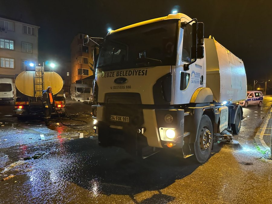 Gebze’de Semt Pazarları Sonrası Temizlik Çalışmaları Sürüyor