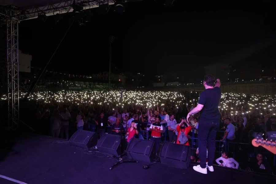Binlerce Gebzeli Ekin Uzunlar Konserinde Buluştu