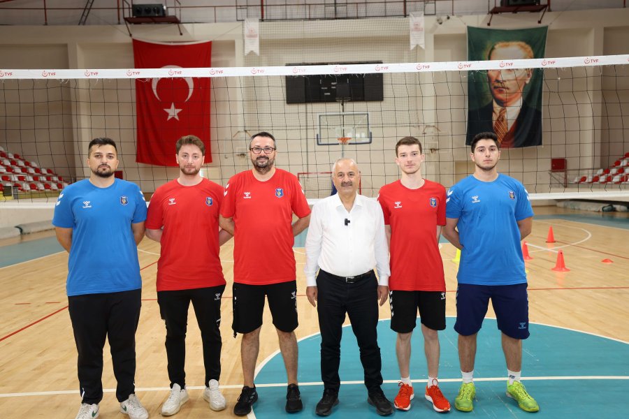 Başkan Büyükgöz’den  Voleybol Takımına Ziyaret