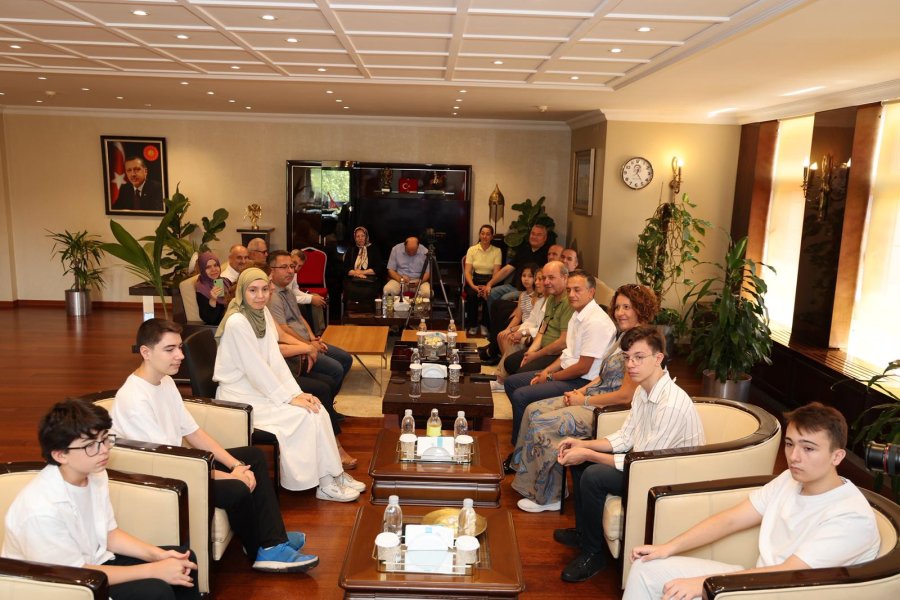 Başkan Büyükgöz LGS Birincilerini Ağırladı