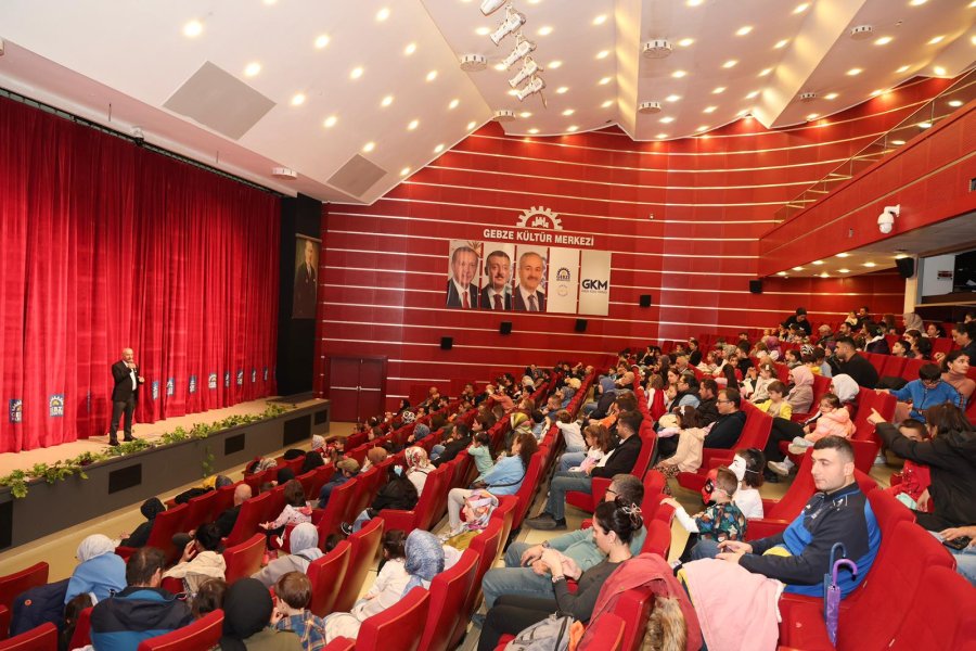 Minikler “Beneksiz Böcek Uğur” ile Keyifli Anlar Yaşadı