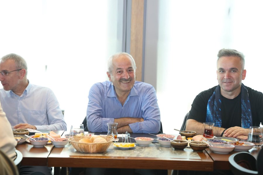 Başkan Büyükgöz, Gebze Belediyesi Spor Kulübü'yle Buluştu