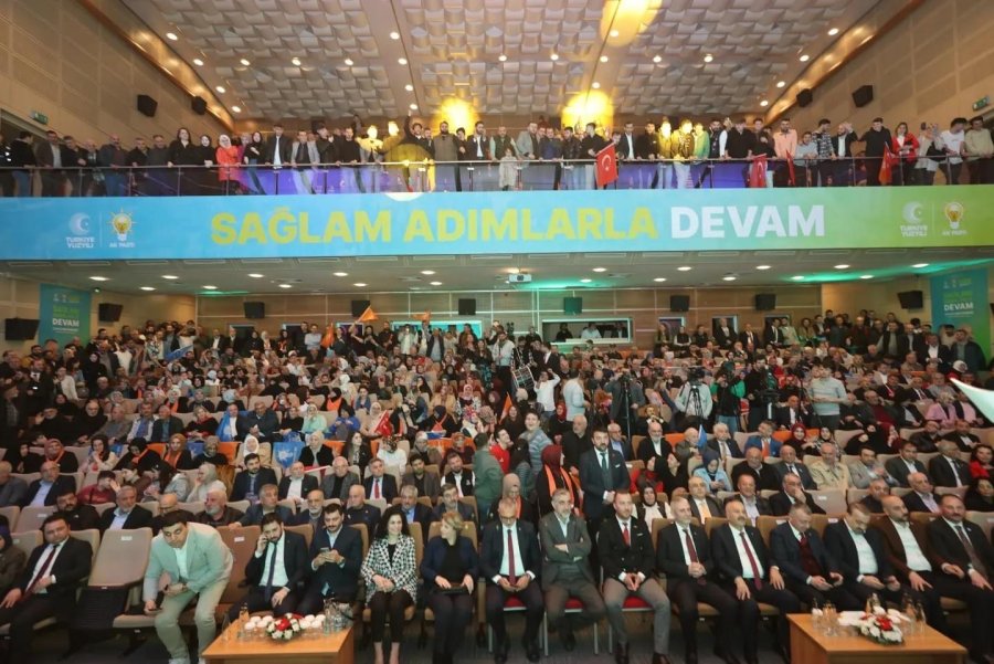 Görkemli ve Coşkulu Seçim Beyannamesi Sunumu