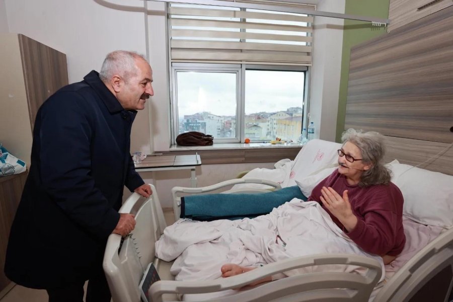  Cumhur İttifakı Adayı Büyükgöz’den Hastalara Moral Ziyaretleri 