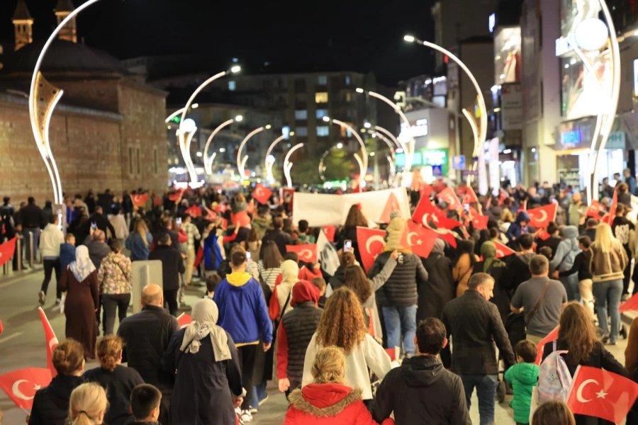 Gebze’de Cumhuriyet Coşkusu Dolu Dolu Yaşandı
