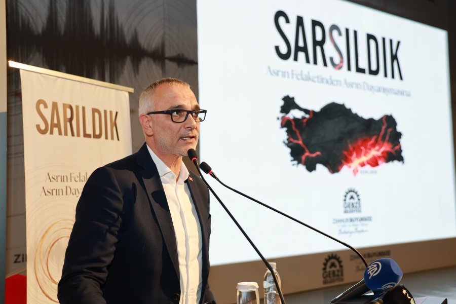“Sarsıldık Sarıldık” Hatırat Takdimi Programı Yoğun Katılımla Gerçekleşti