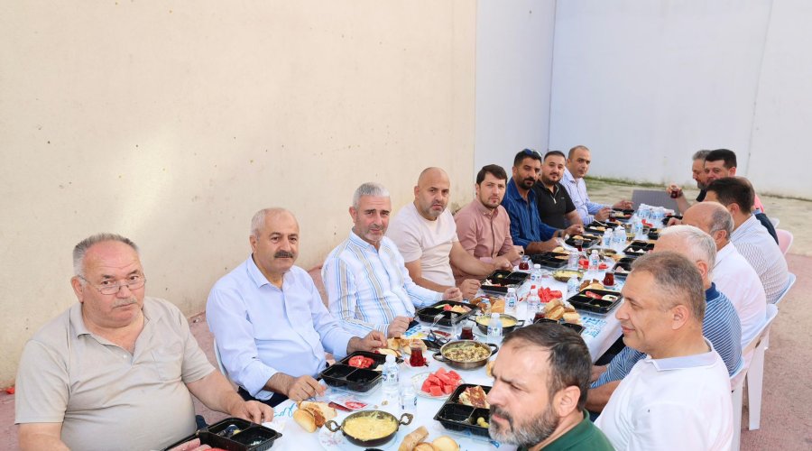 Başkan Büyükgöz Yenibağdat Esnafıyla Kahvaltıda Buluştu