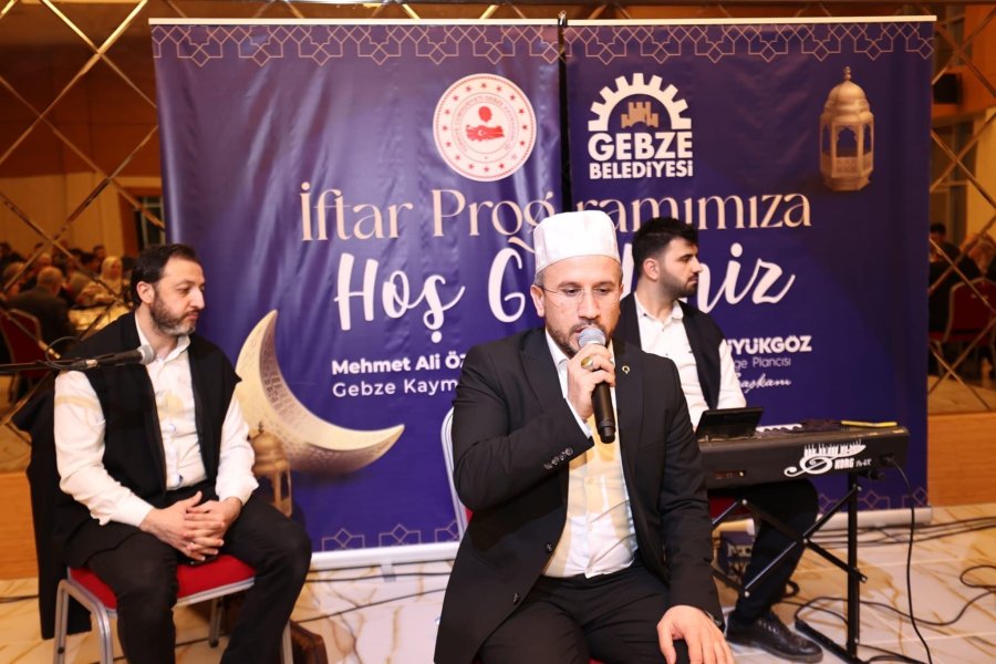 Kaymakam Özyiğit ve Başkan Büyükgöz  Depremzedeleri İftarda Ağırladı 