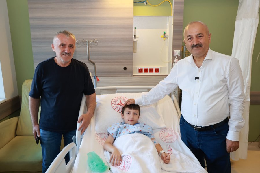 Başkan Büyükgöz'den Sünnet Çocuklarına Moral Ziyareti