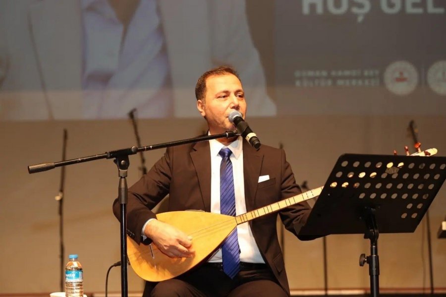 Orhan Hakalmaz türkülerini  Gebzeli Öğretmenlere Söyledi