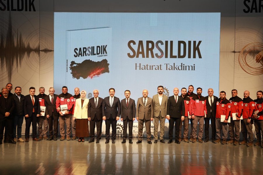 “Sarsıldık Sarıldık” Hatırat Takdimi Programı Yoğun Katılımla Gerçekleşti