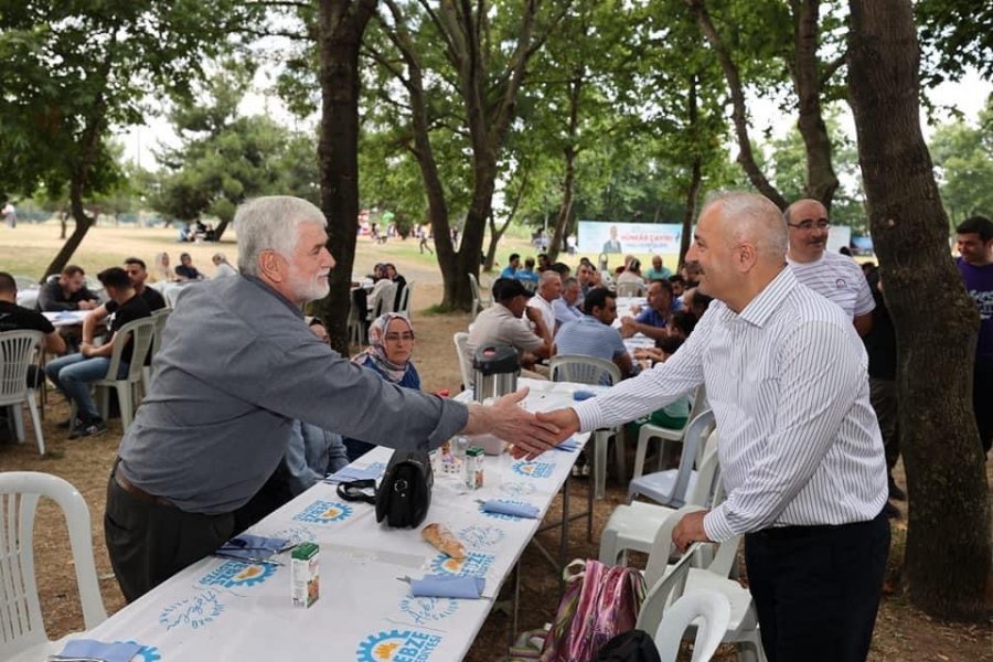 Başkan Büyükgöz mesai arkadaşlarını piknikte ağırladı