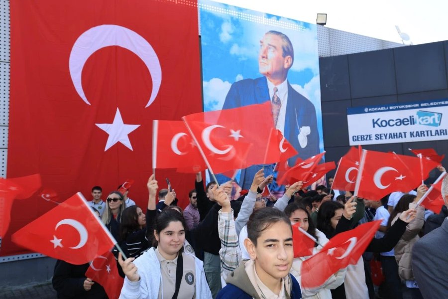 Gebze’de Cumhuriyet Coşkusu Dolu Dolu Yaşandı