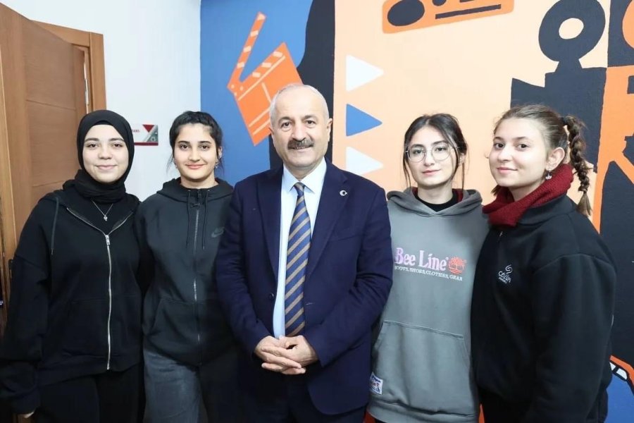 Başkan Büyükgöz Kariyer Günleri’nde Gençlerle Buluşuyor