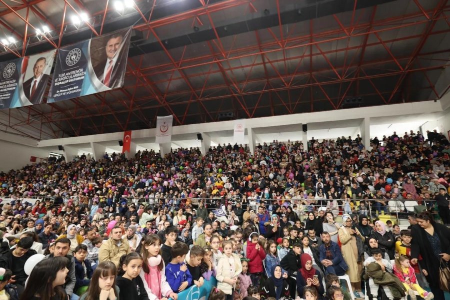 Gebzeli Çocuklar Yetenek Sirki’nde Eğlendi