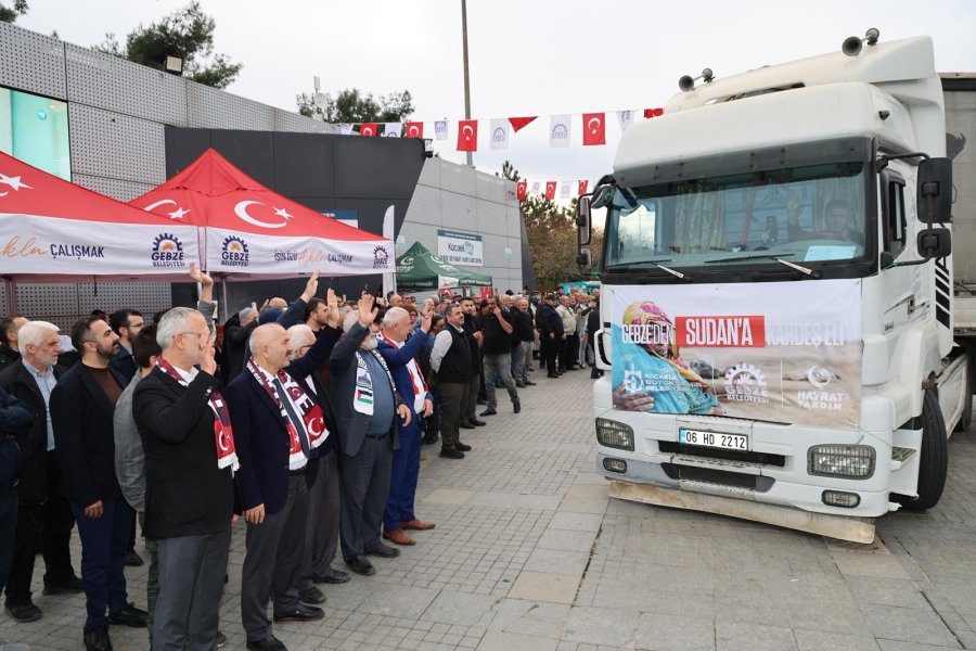 Gebzeden Sudana 10 Tırlık Kardeşlik Köprüsü: İnsani Yardım Konvoyu Dualarla Uğurlandı