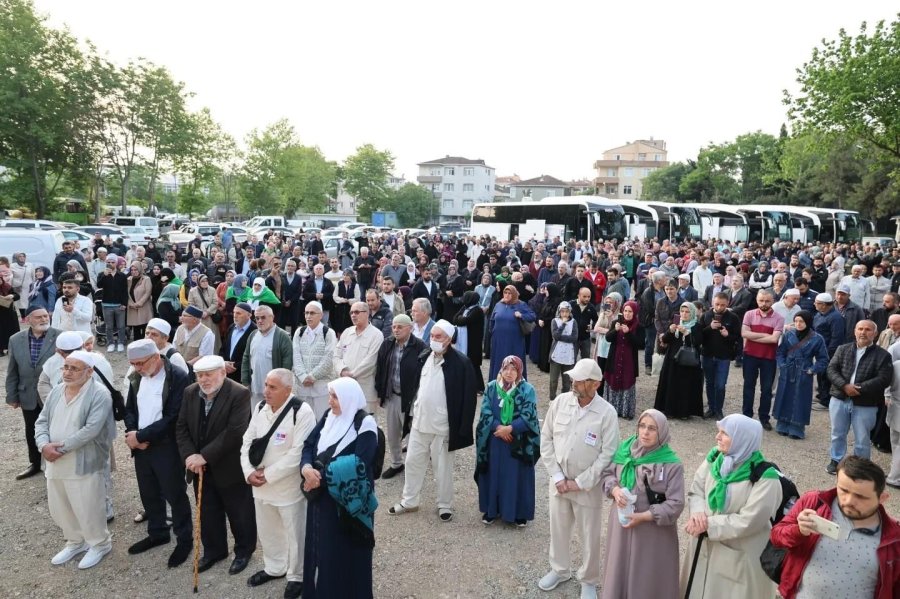 Başkan Büyükgöz Hacı Adaylarını Uğurladı