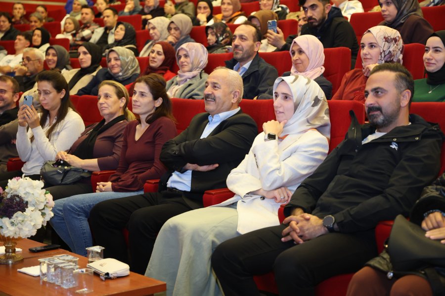 Gebze’de Oytun Erbaş’la Bilim ve Gençlik Buluşması