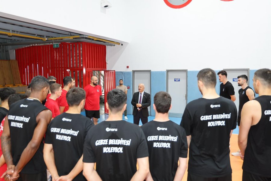 Başkan Büyükgöz, Gebze Belediyesi Voleybol Takımıyla Bir Araya Geldi