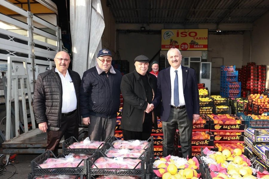 Başkan Büyükgöz Hal Esnafına Konuk Oldu