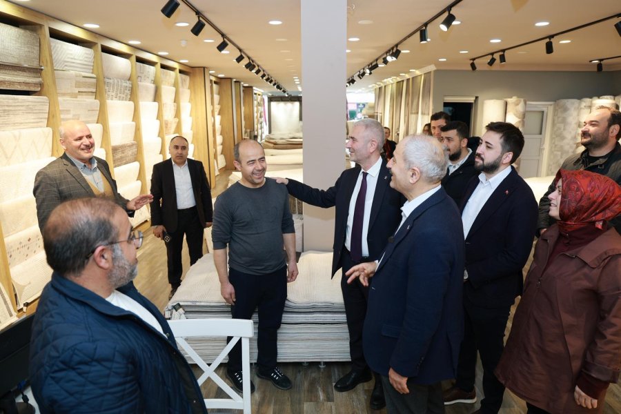 Beş Başkan Şehit Numan Dede Caddesi Esnafıyla Buluştu