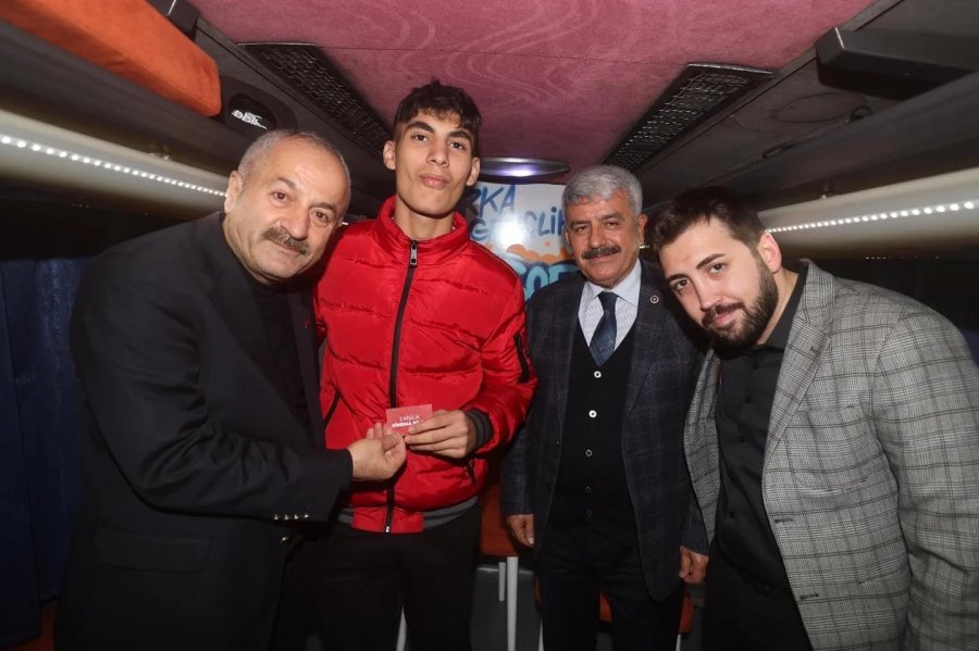 Başkan Adayı Büyükgöz ve Vekil Hülagü Arapçeşme Sakinlerine Misafir Oldu