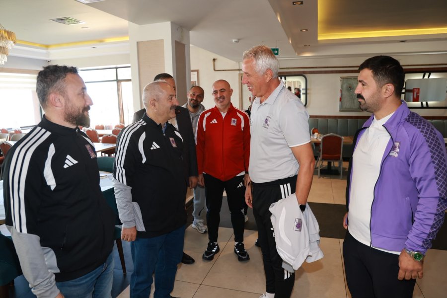 Başkan Büyükgöz Gebzespor'un Bolu Kampında