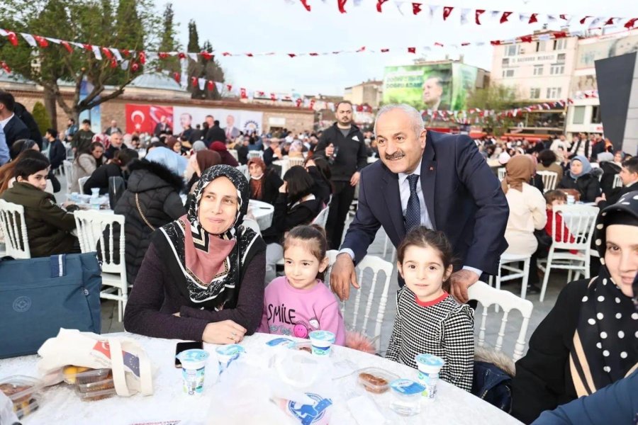 Gebze’de On Binleri Buluşturan İftar Programı