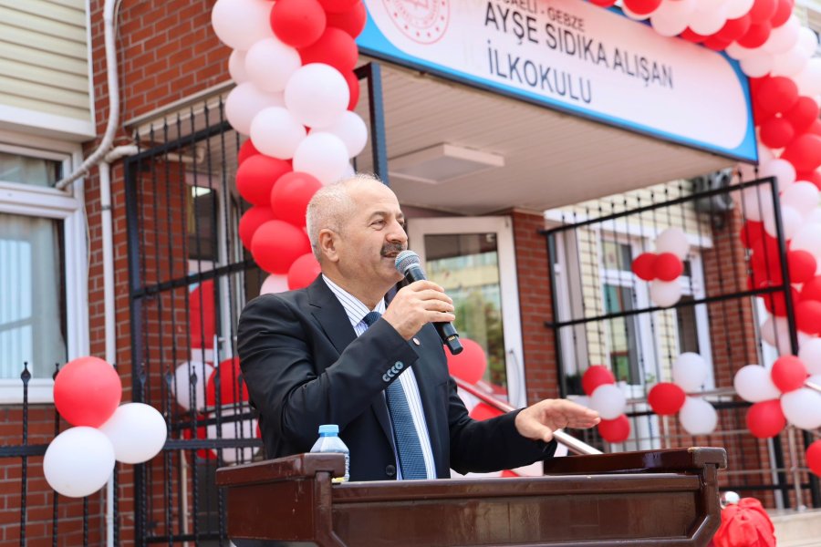 Başkan Büyükgöz karne törenine katıldı