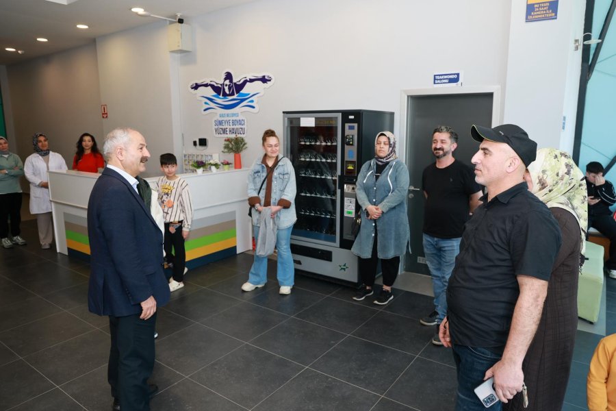 Başkan Büyükgöz Minik Yüzücülerle Bir Araya Geldi