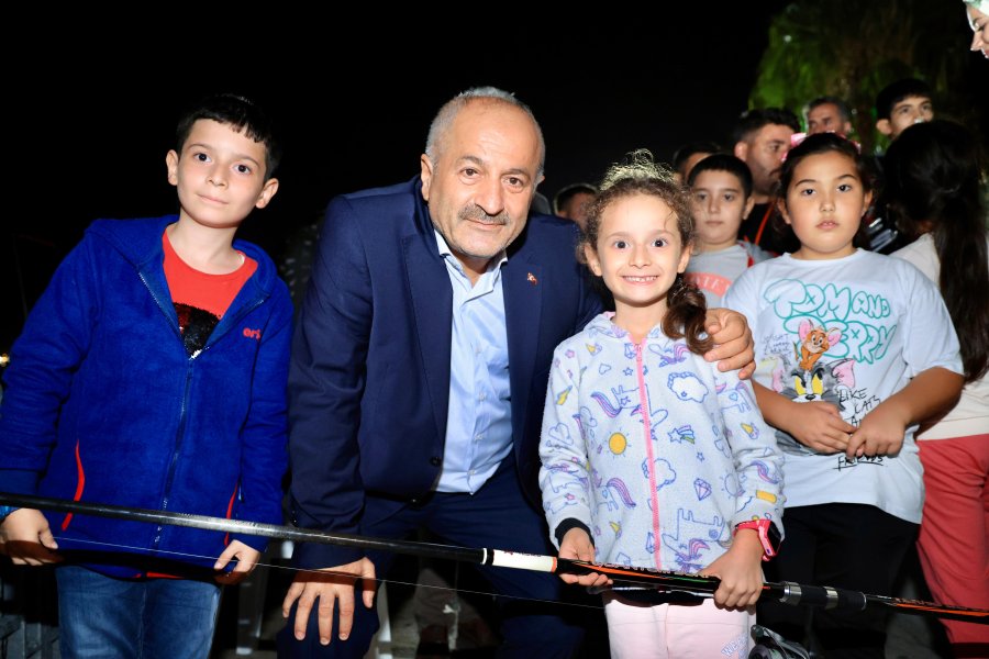 Eskihisar Sahilinde ‘Baba ve Çocuk Balık Tutma’ Etkinliği 