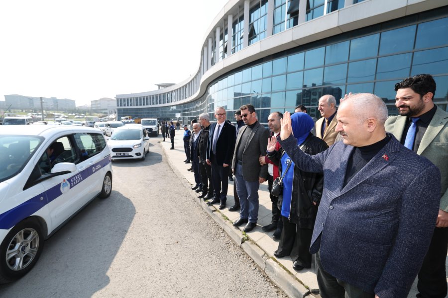 Ramazan Erzak Konvoyunu Başkan Büyükgöz Uğurladı