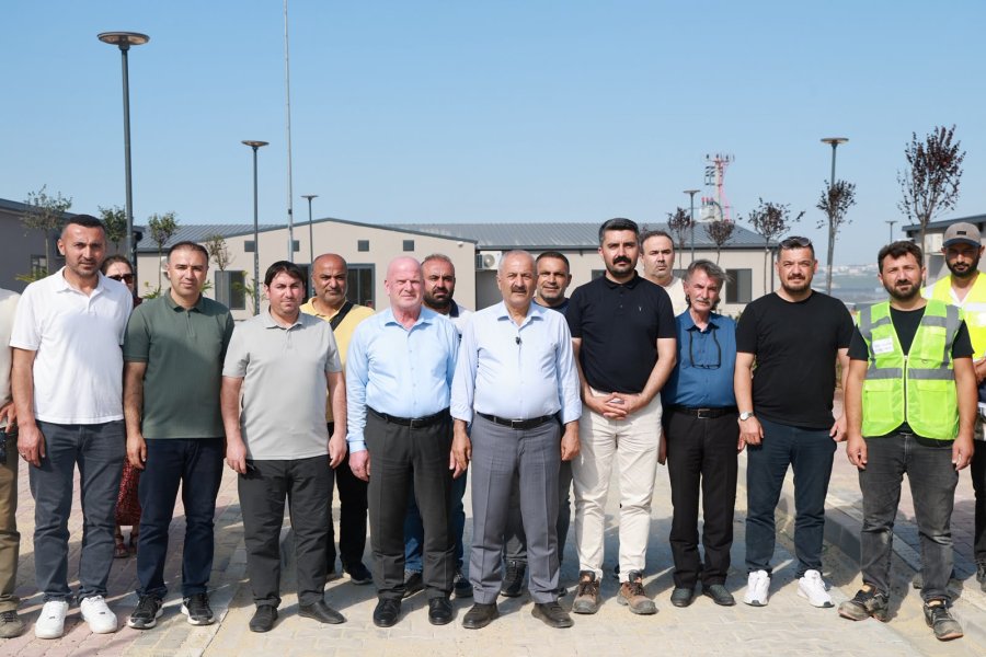 Başkan Büyükgöz Geçici Kaymakamlık Hizmet Binasında İncelemelerde Bulundu