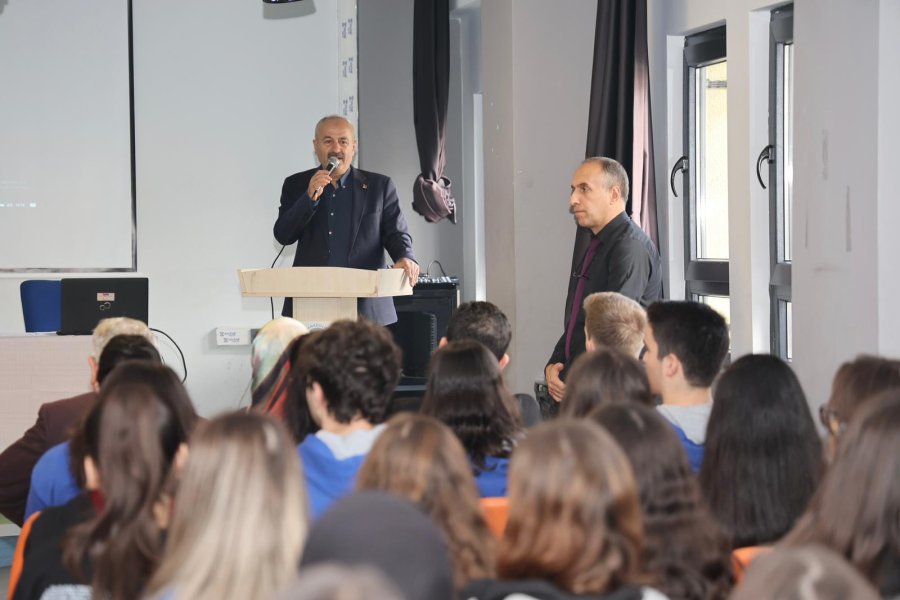 Ahmet Sula’dan Gebzeli Gençlere “Şuurlu Gençlik” Semineri