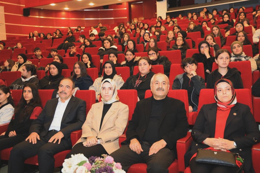 Gebzeli Kadın Girişimciler  Başarılarını Gençlerle Paylaştı