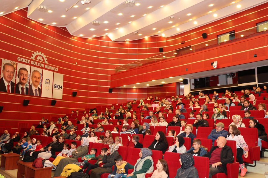 Minikler “Beneksiz Böcek Uğur” ile Keyifli Anlar Yaşadı