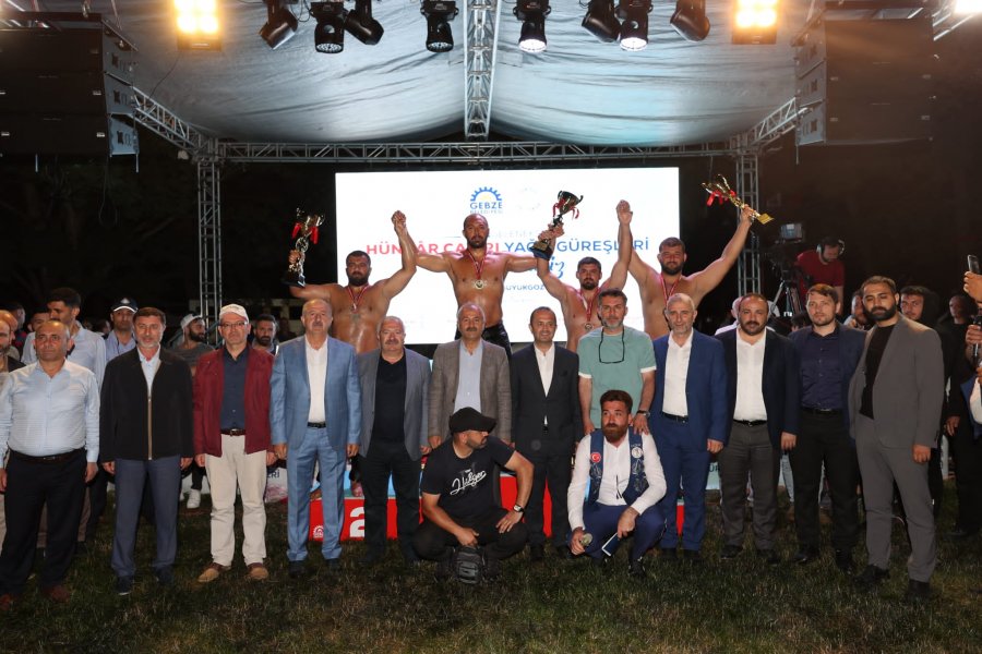 Tarihi Hünkar Çayırı Yağlı Güreşlerinde  Altın Kemer Ali Gürbüz’ün