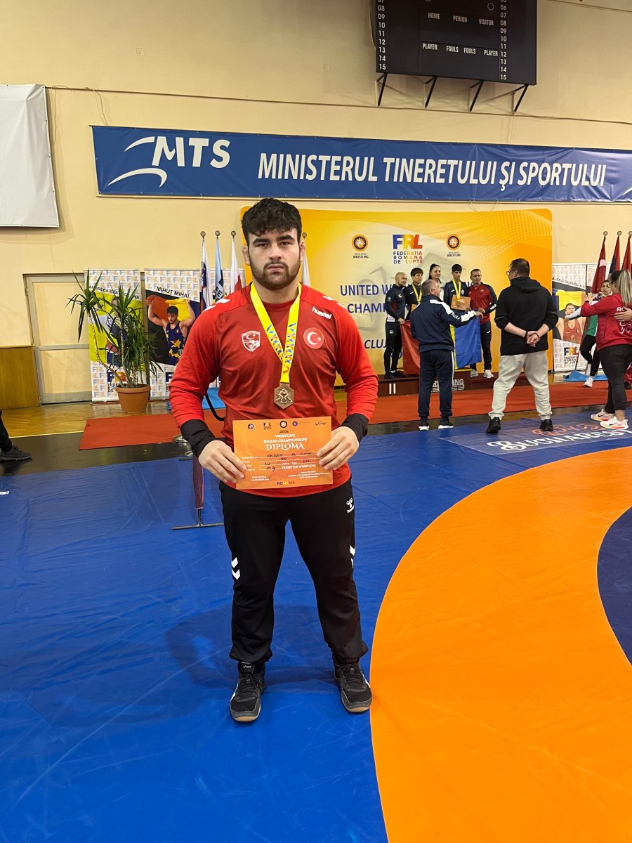 Gebzeli Güreşçiler Balkan Şampiyonasından Madalyalarla Döndü