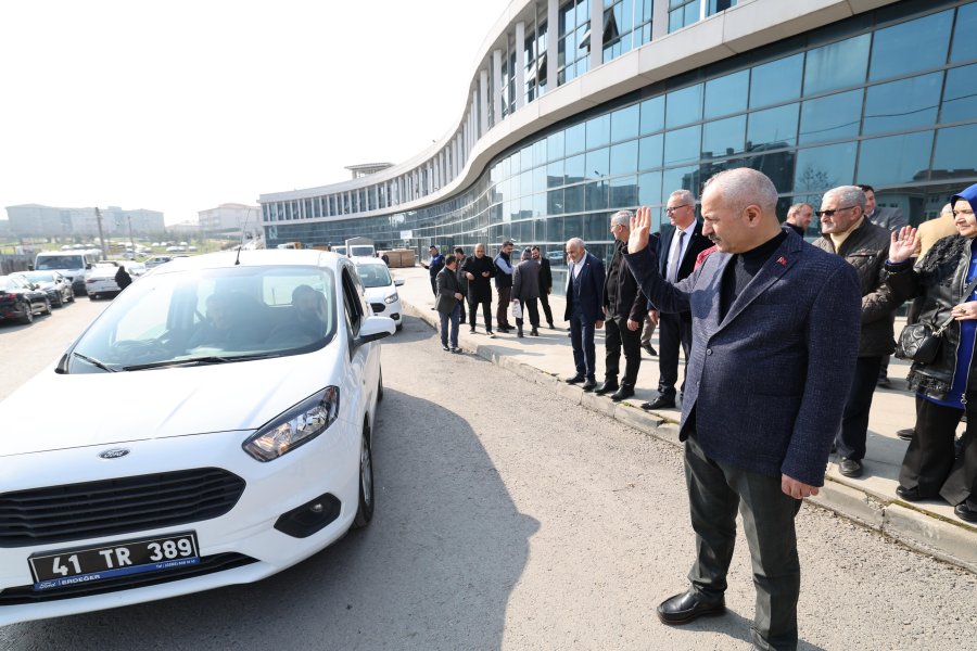 Ramazan Erzak Konvoyunu Başkan Büyükgöz Uğurladı