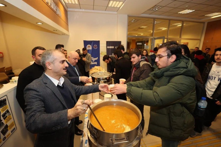 Başkan Büyükgöz’den GTÜ’lü  Öğrencilere Çorba İkramı