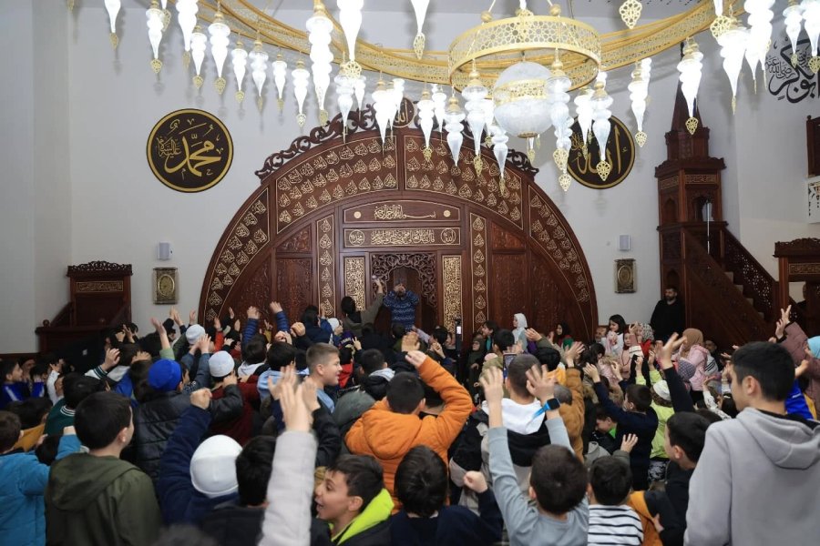 “Sertaç Abi” Gebzeli Çocuklarla Buluştu