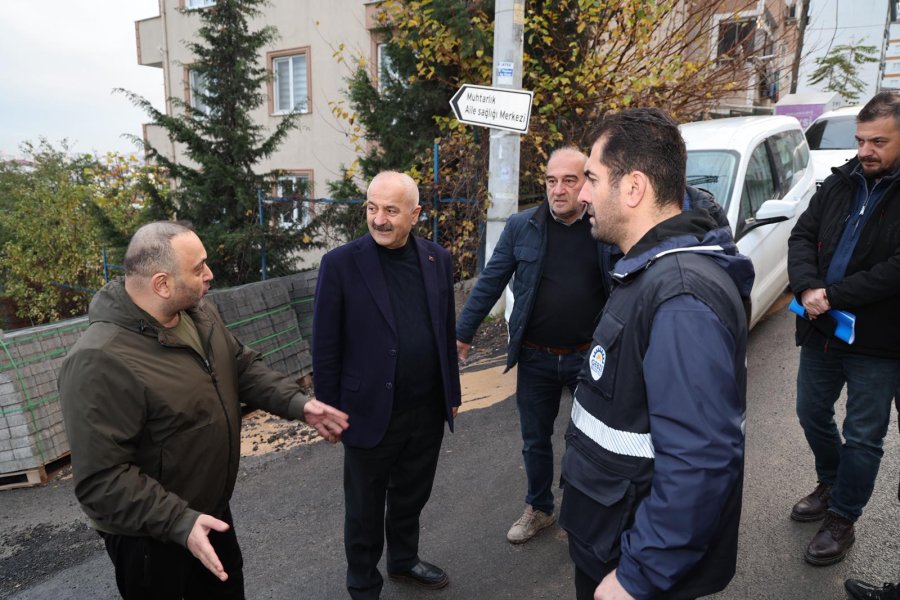 Başkan Büyükgöz Adem Yavuz Mahallesi’nde Üstyapı Çalışmalarını Yerinde İnceledi