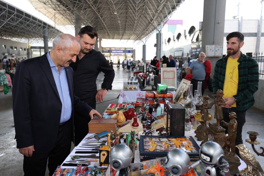 Gebze’de Antika Pazarı Kuruldu