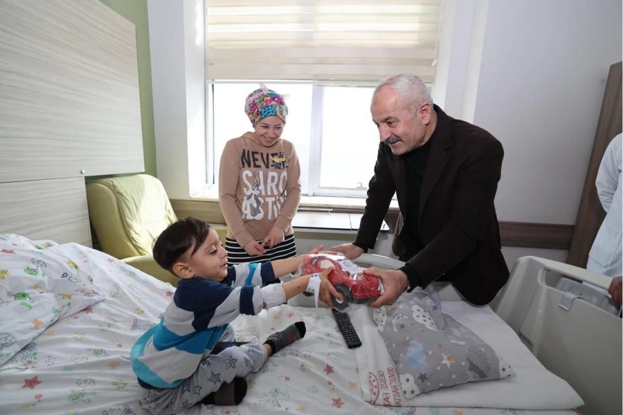 Büyükgöz’den Hastalar Moral Ziyareti 