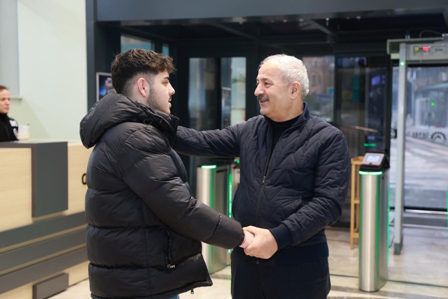 YKS Deneme Sınavı Öncesi Başkan Büyükgöz Gençlerle Bir Araya Geldi