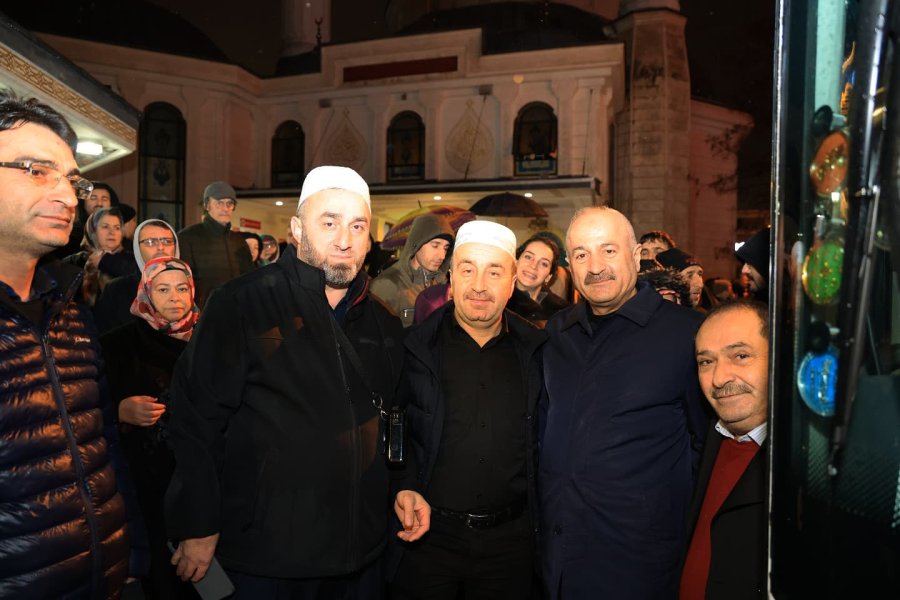 Başkan Büyükgöz umre yolcularını uğurladı 