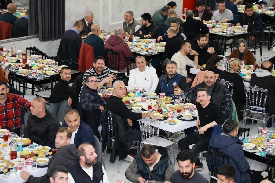 GEBZE BELEDİYESİ PERSONELİ İFTAR PROGRAMINDA BİR ARAYA GELDİ